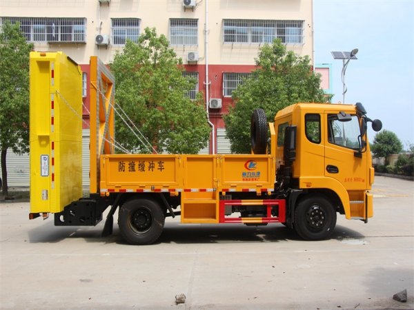 東風(fēng)錦程12T防撞車(chē)